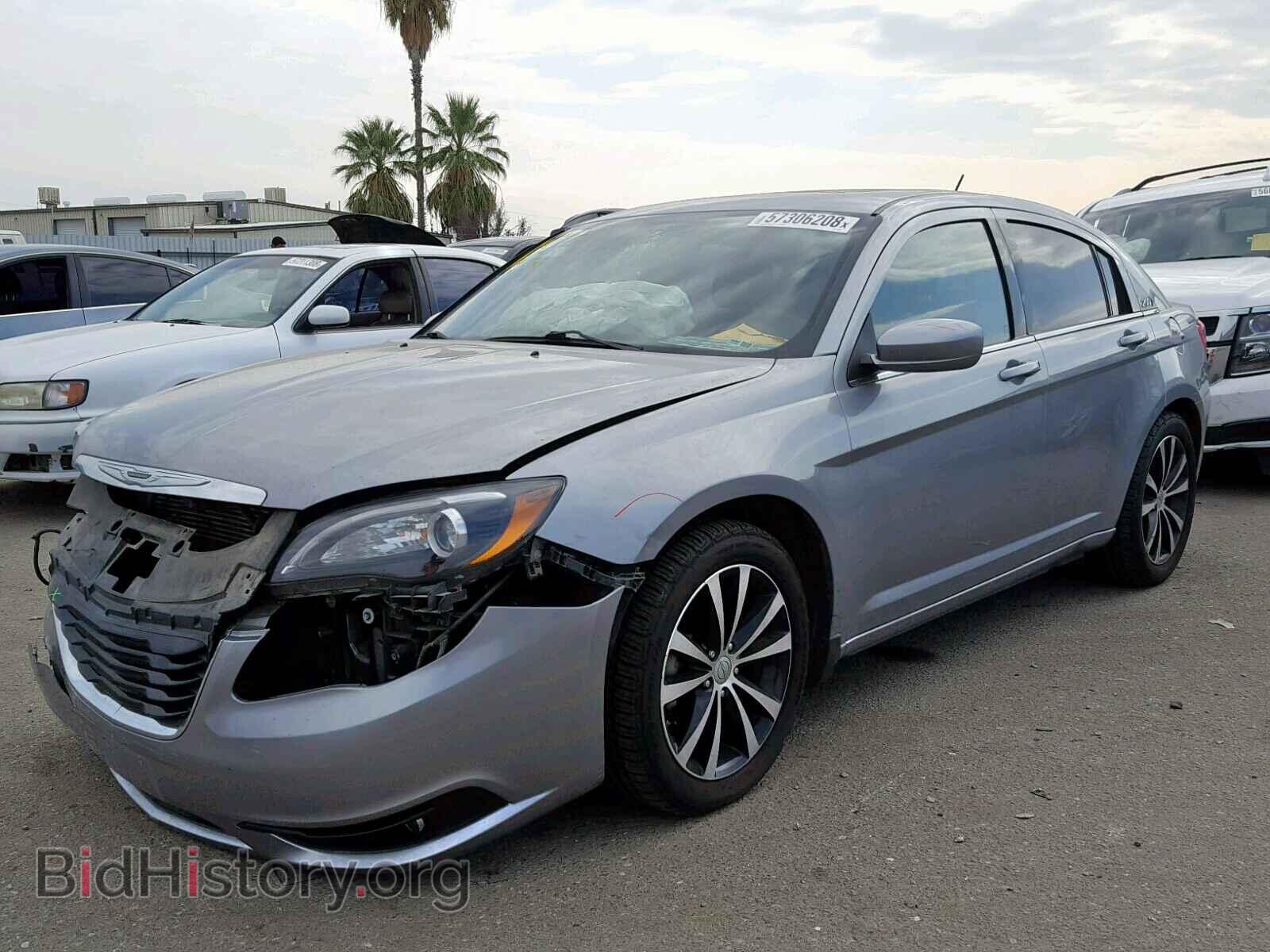 2013 CHRYSLER 200 - VIN: 1C3CCBCG2DN574721 - Фото 2