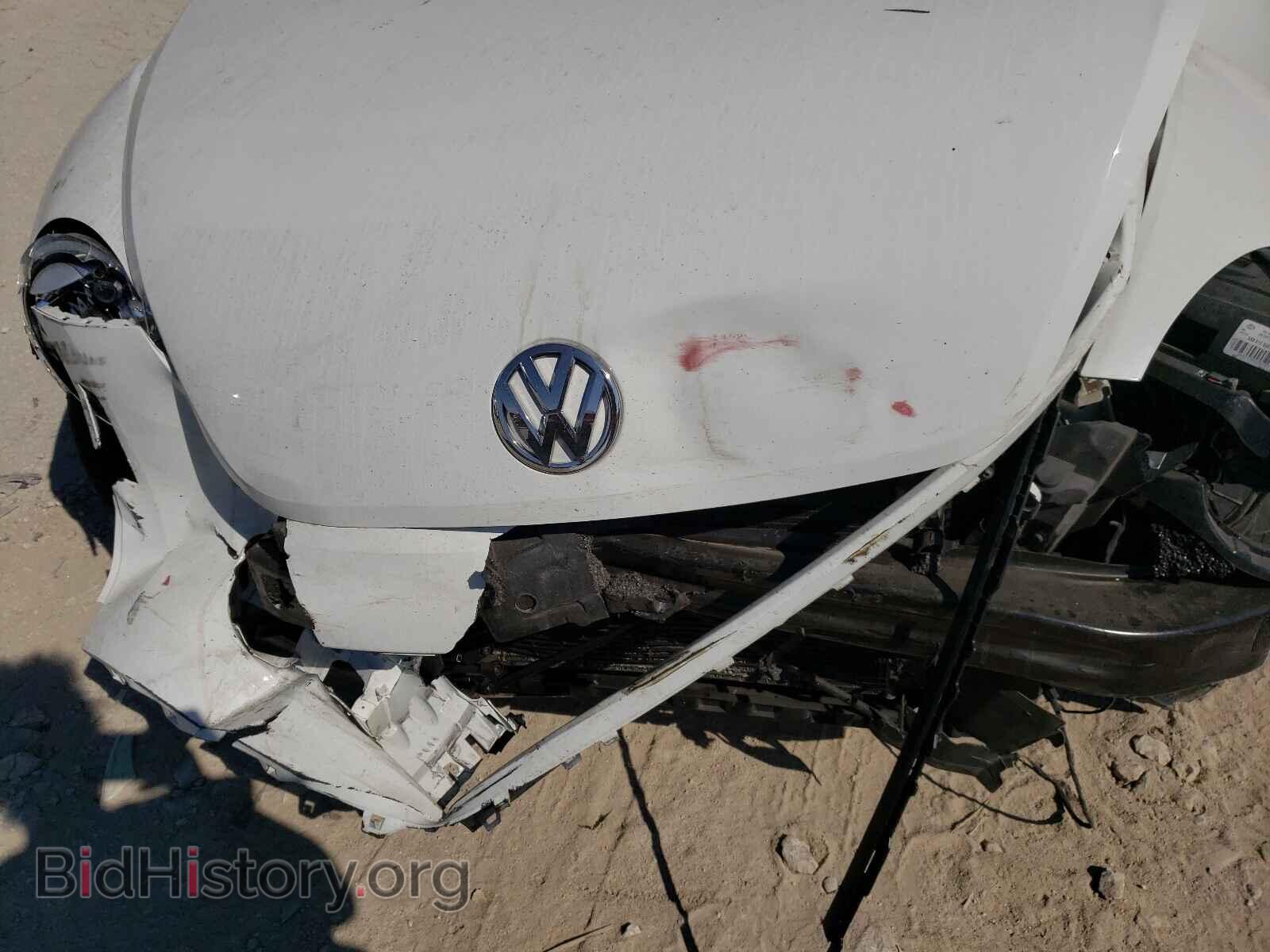 2014 VOLKSWAGEN BEETLE - VIN: 3VW507AT2EM817804 - Фото 7