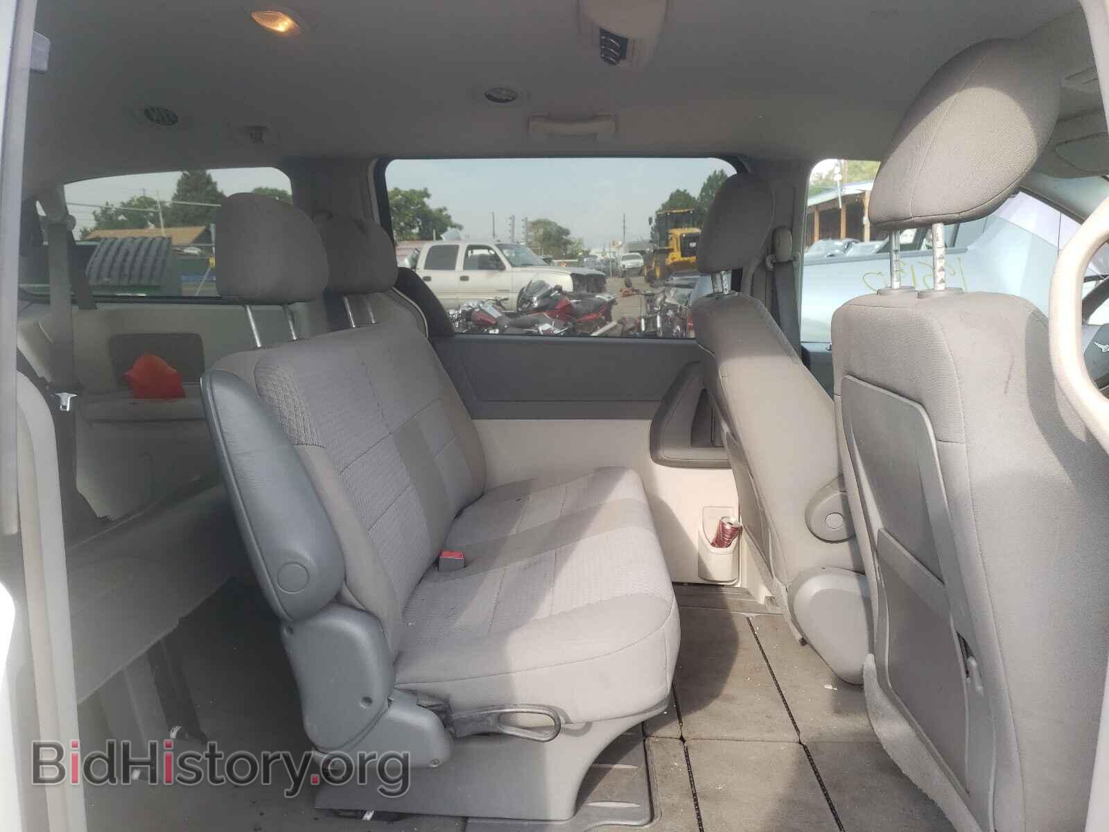 2008 CHRYSLER MINIVAN - VIN: 2A8HR44H58R618232 - Фото 6