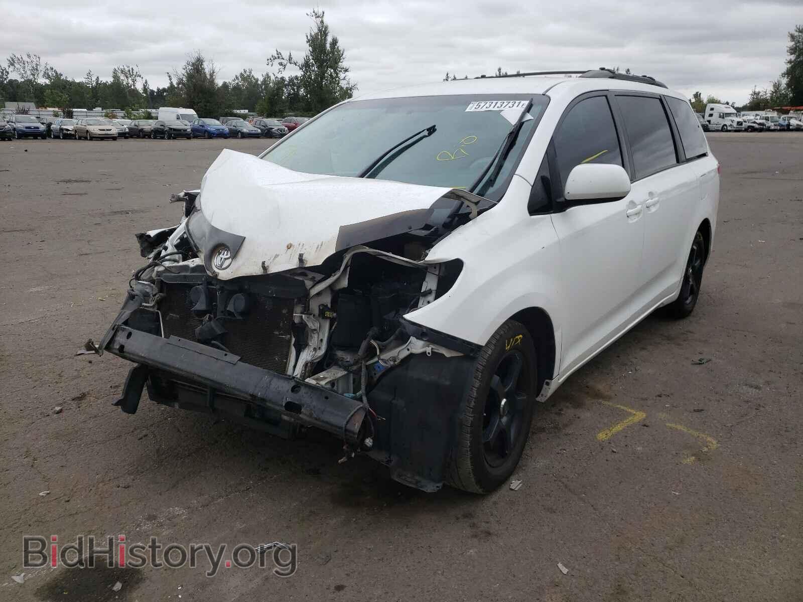 2011 TOYOTA SIENNA - VIN: 5TDKK3DC7BS027849 - Фото 2