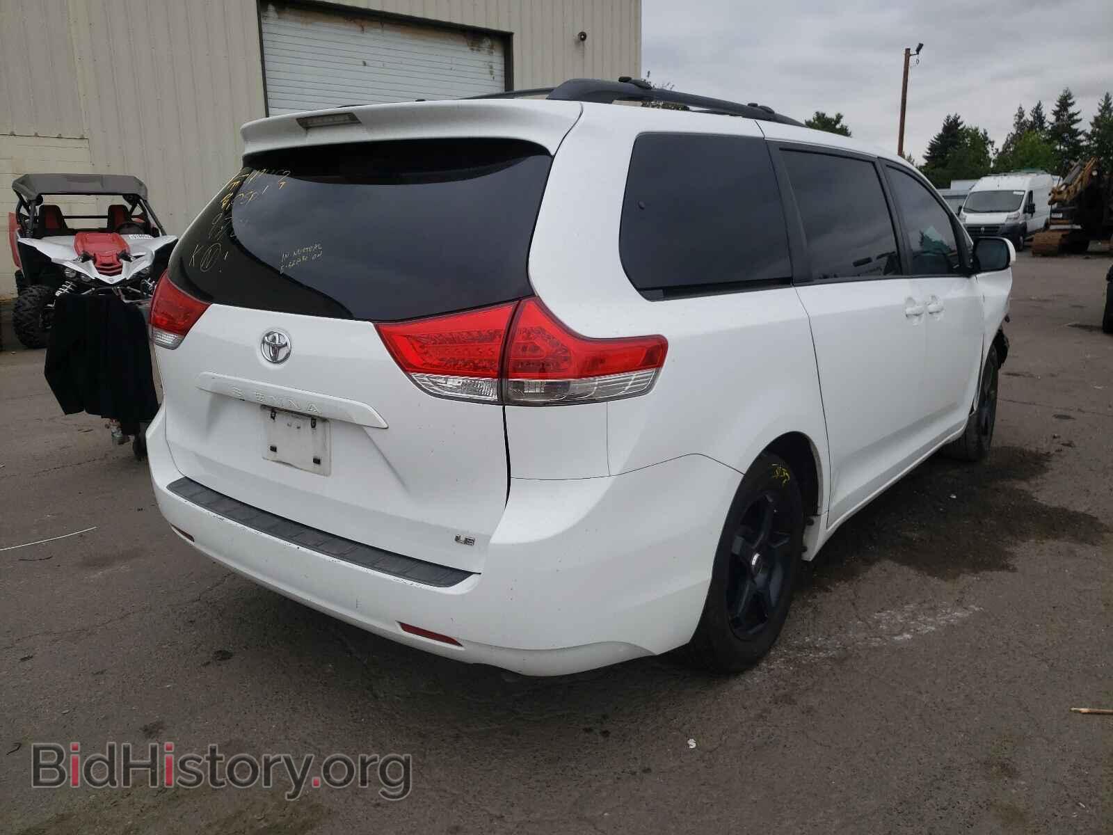 2011 TOYOTA SIENNA - VIN: 5TDKK3DC7BS027849 - Фото 4