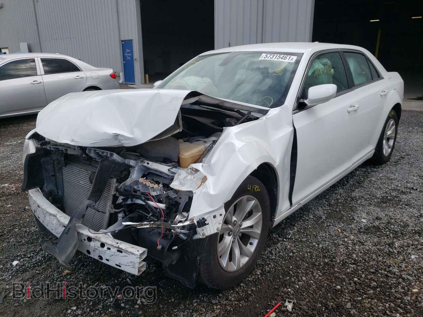 2015 CHRYSLER 300 - VIN: 2C3CCAAG4FH792023 - Фото 2