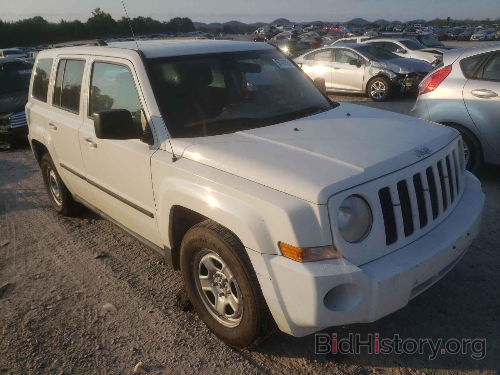 Photo 1J4NT2GB1AD626628 - JEEP PATRIOT 2010