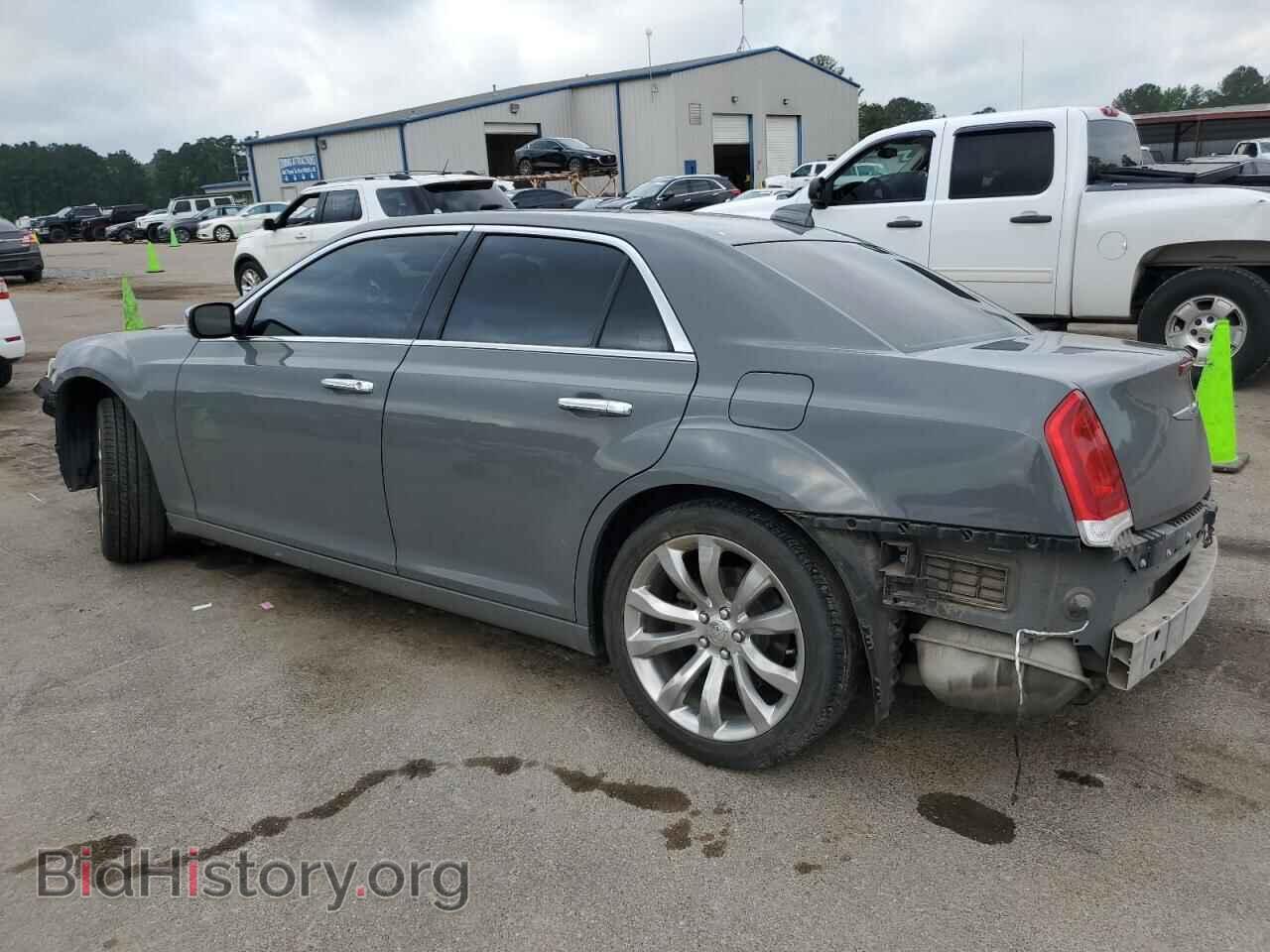 2019 CHRYSLER 300 - VIN: 2C3CCAEG7KH706014 - Фото 2