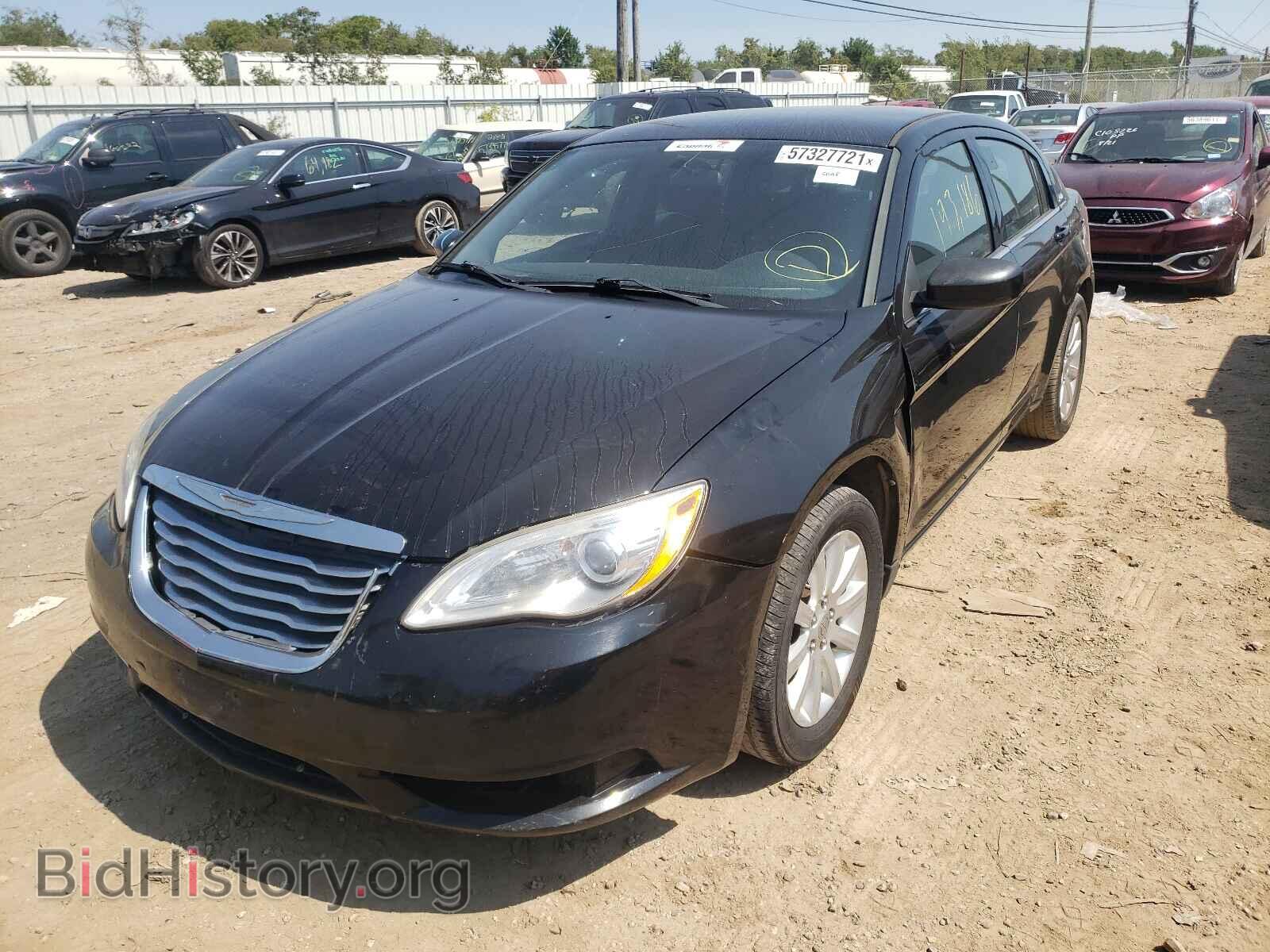 2013 CHRYSLER 200 - VIN: 1C3CCBBB1DN693897 - Фото 2