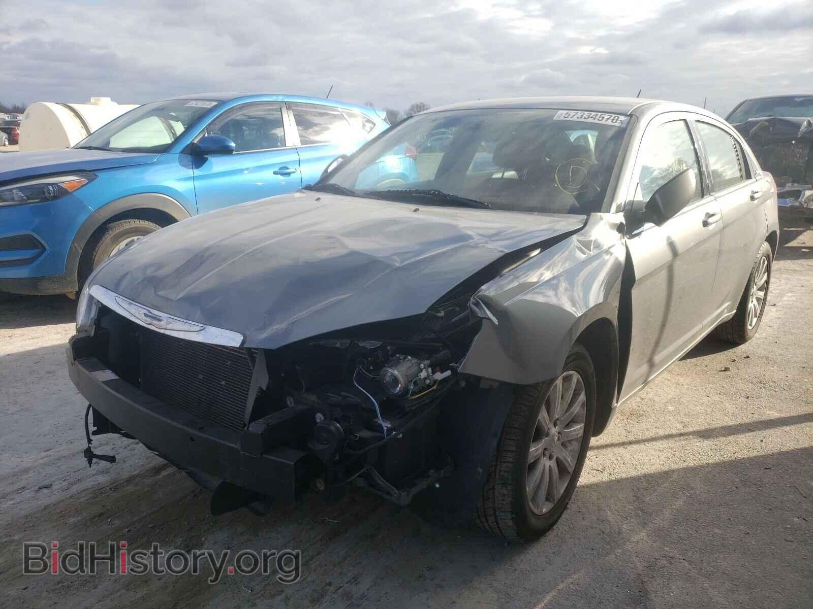 2013 CHRYSLER 200 - VIN: 1C3CCBBB3DN654793 - Фото 2
