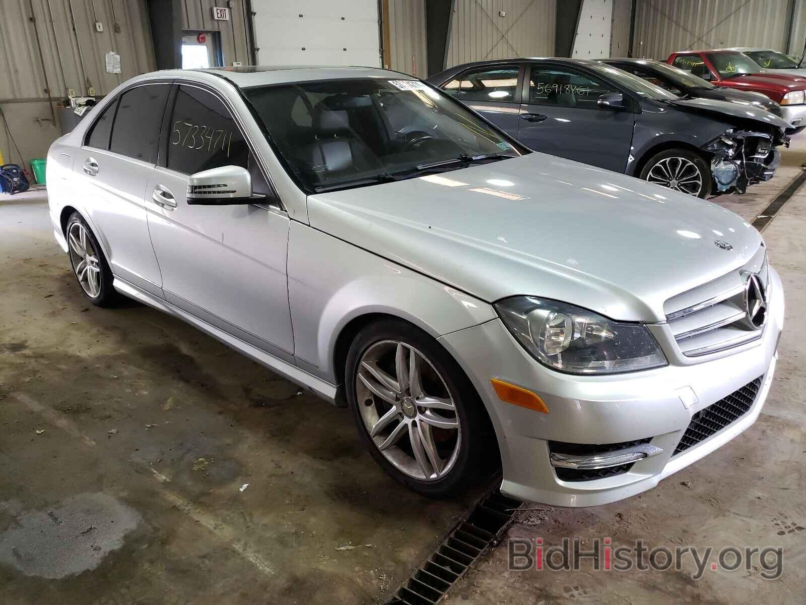 Photo WDDGF8BBXCR192429 - MERCEDES-BENZ C-CLASS 2012