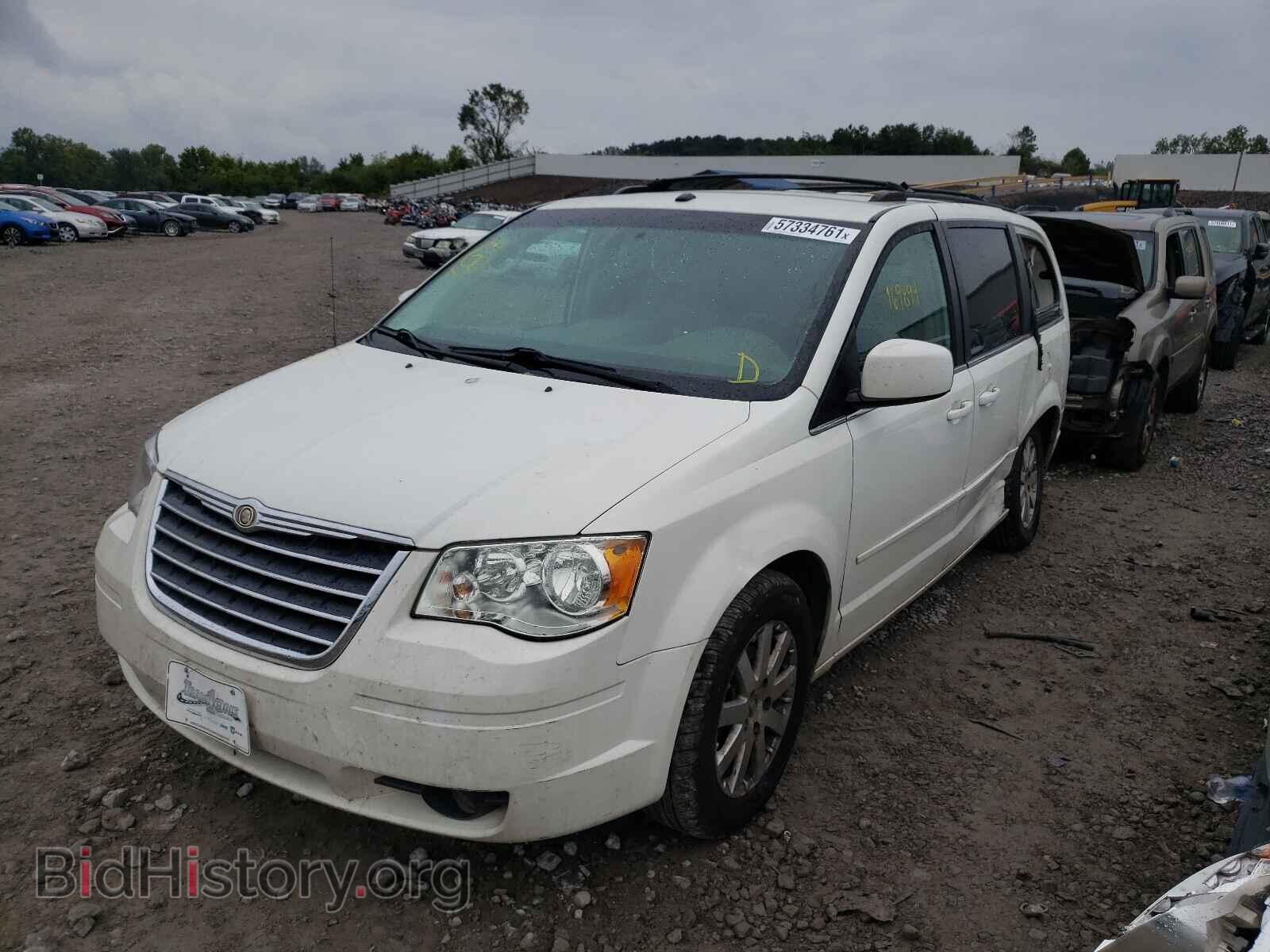 2008 CHRYSLER MINIVAN - VIN: 2A8HR54P28R637477 - Фото 2
