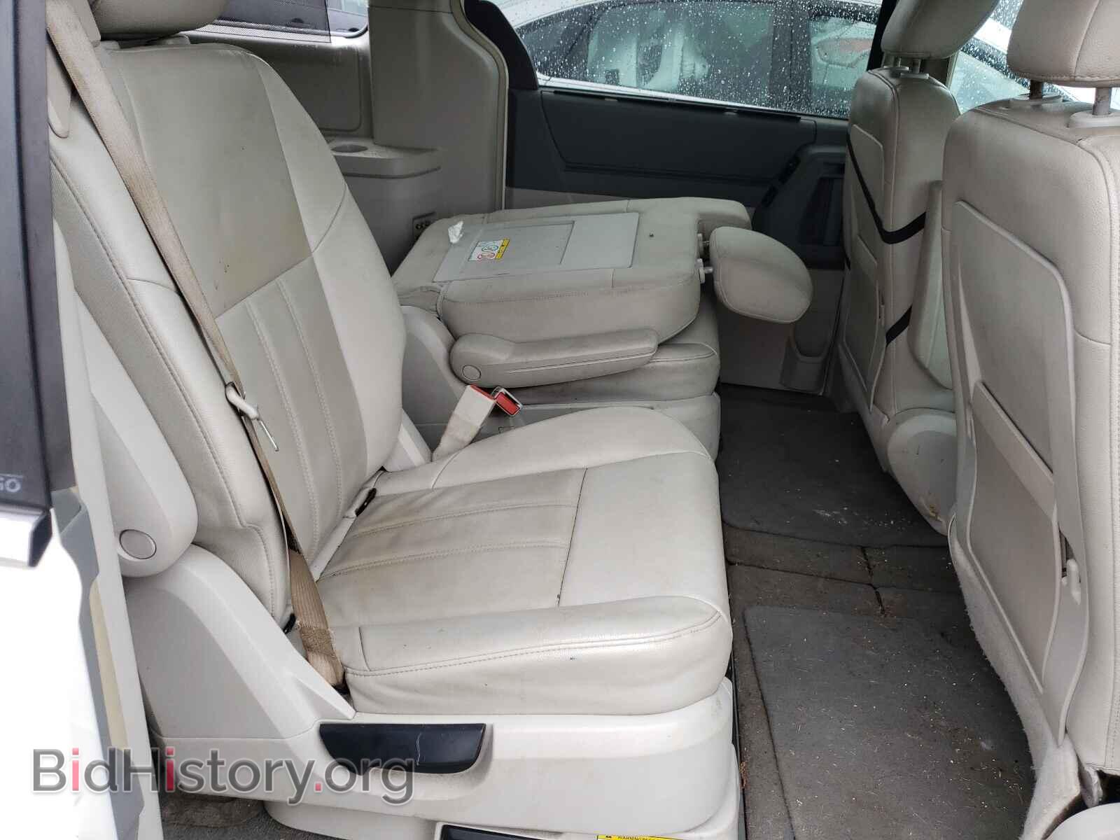 2008 CHRYSLER MINIVAN - VIN: 2A8HR54P28R637477 - Фото 6