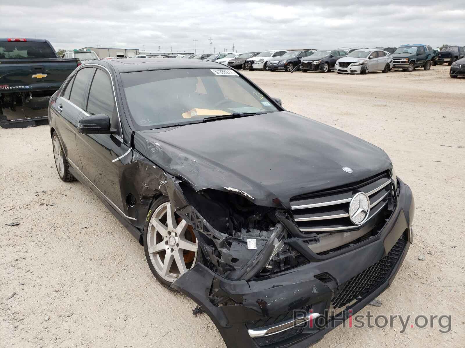 Photo WDDGF4HB1EA963359 - MERCEDES-BENZ C-CLASS 2014