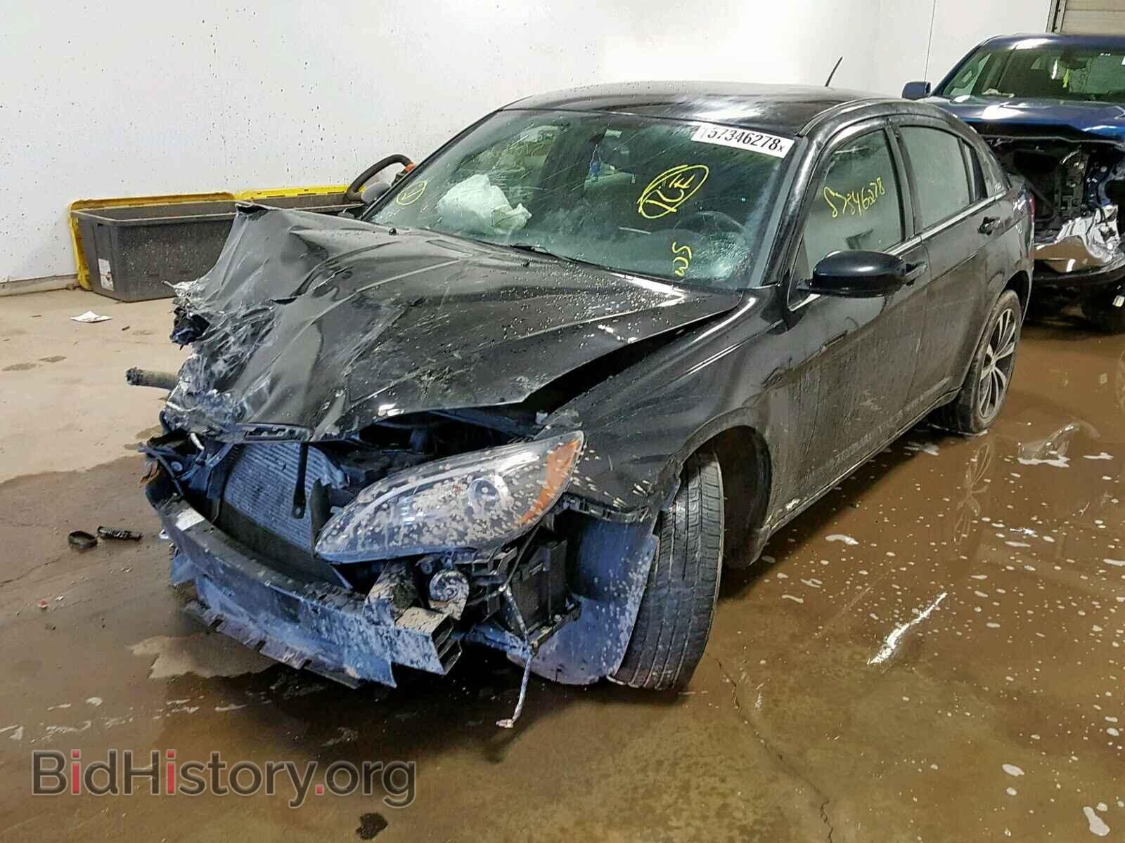 2013 CHRYSLER 200 - VIN: 1C3CCBCG4DN574171 - Фото 2