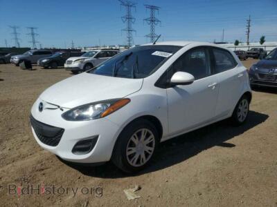 2014 Mazda 2 Sport, белый — VIN JM1DE1KY4E0181638, Copart