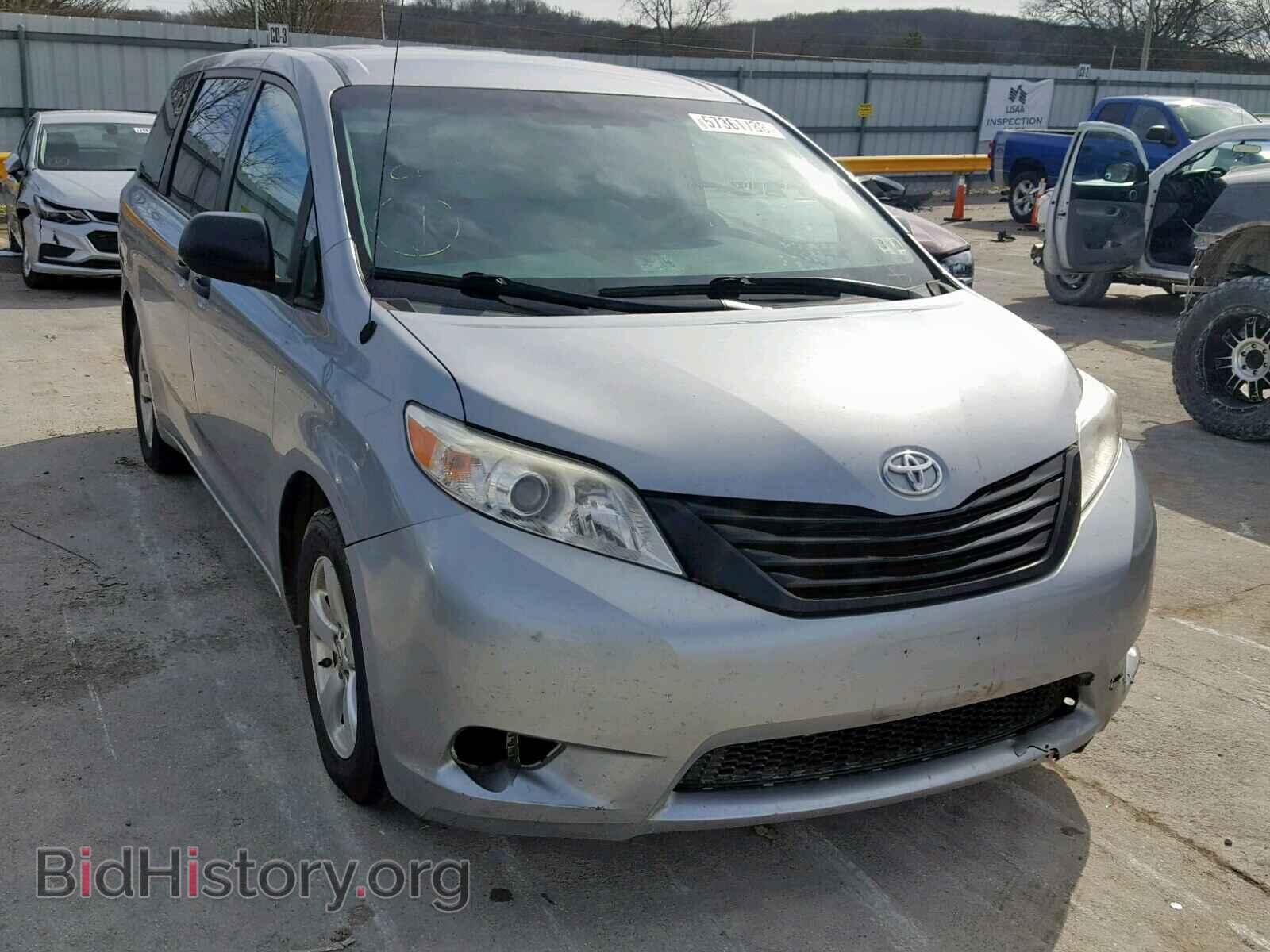 Photo 5TDZK3DC2BS143409 - TOYOTA SIENNA BAS 2011