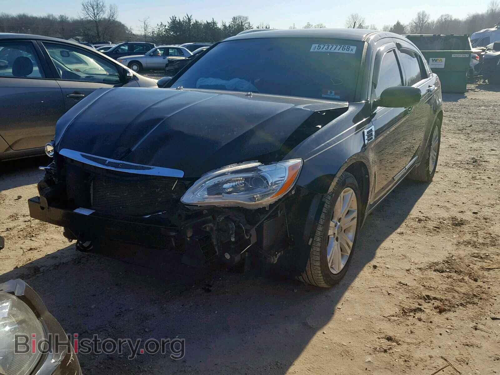 2013 CHRYSLER 200 - VIN: 1C3CCBAB1DN761410 - Фото 2