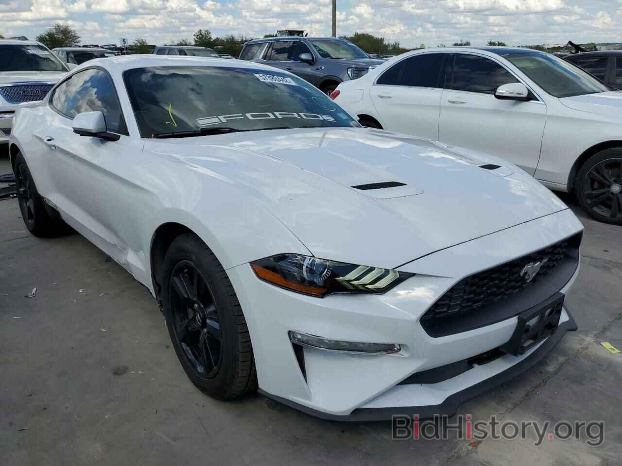 Photo 1FA6P8TH6J5113810 - FORD MUSTANG 2018