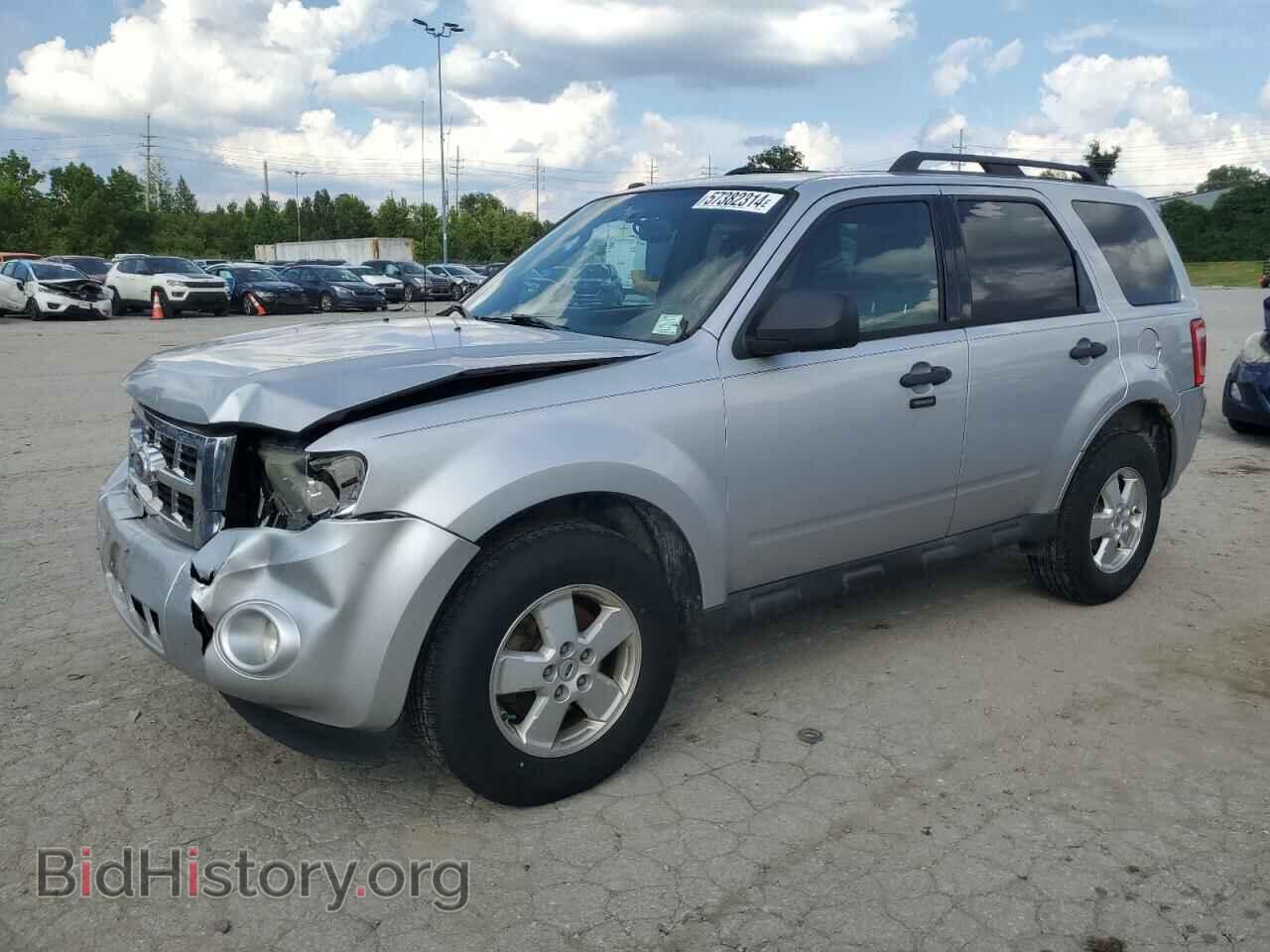 Фотография 1FMCU0DG3BKA86741 - FORD ESCAPE 2011