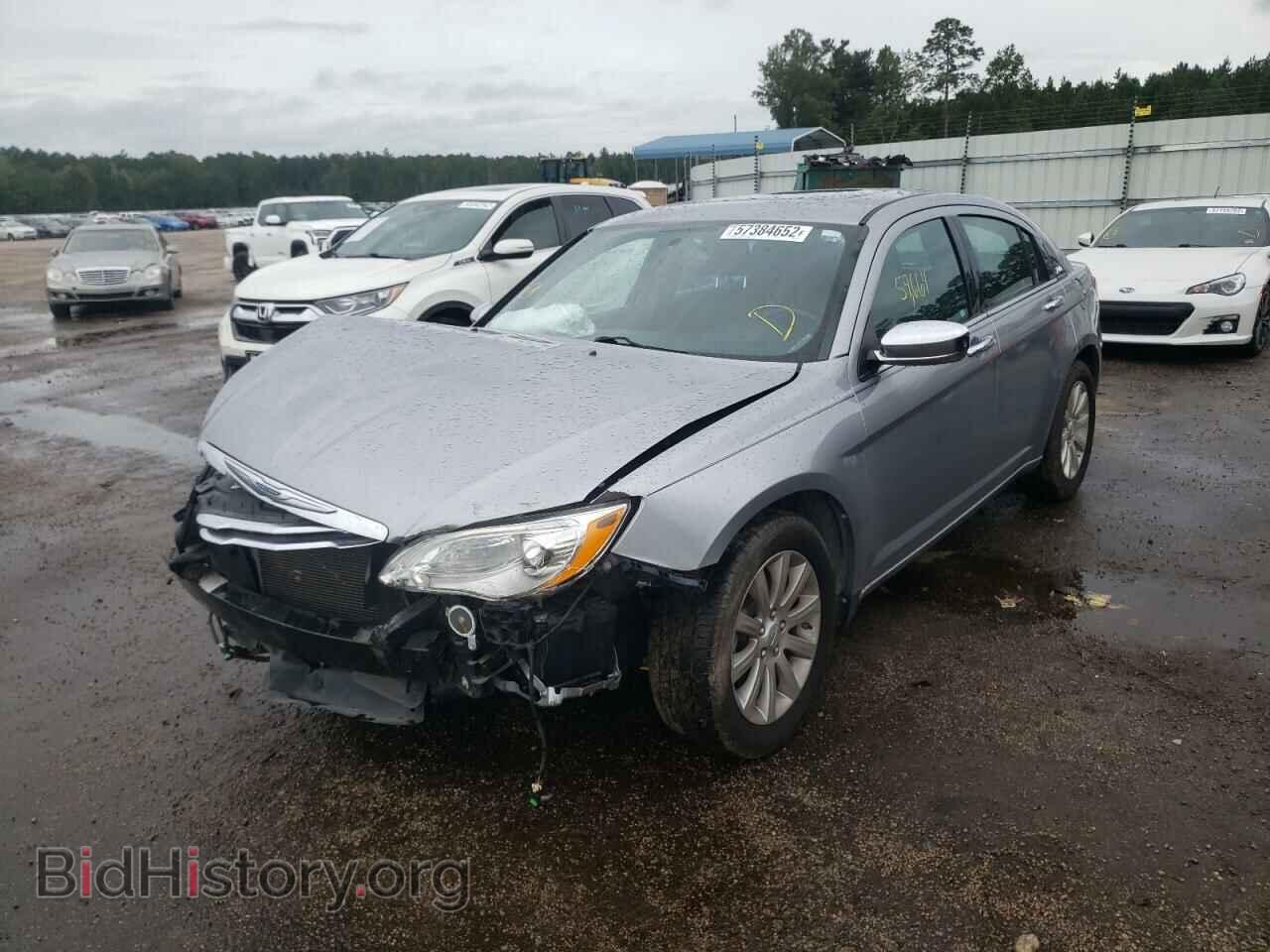 2013 CHRYSLER 200 - VIN: 1C3CCBCG1DN520374 - Фото 2