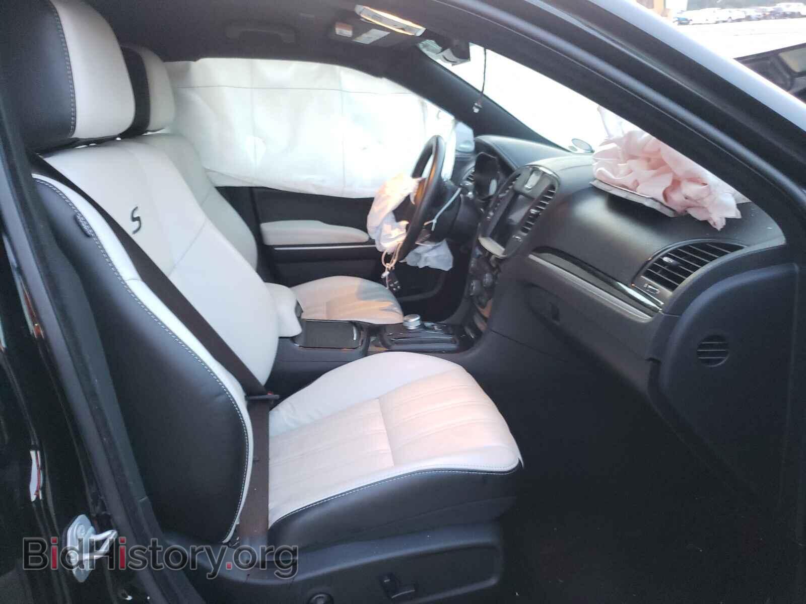 2019 CHRYSLER 300 - VIN: 2C3CCABG6KH728882 - Фото 5
