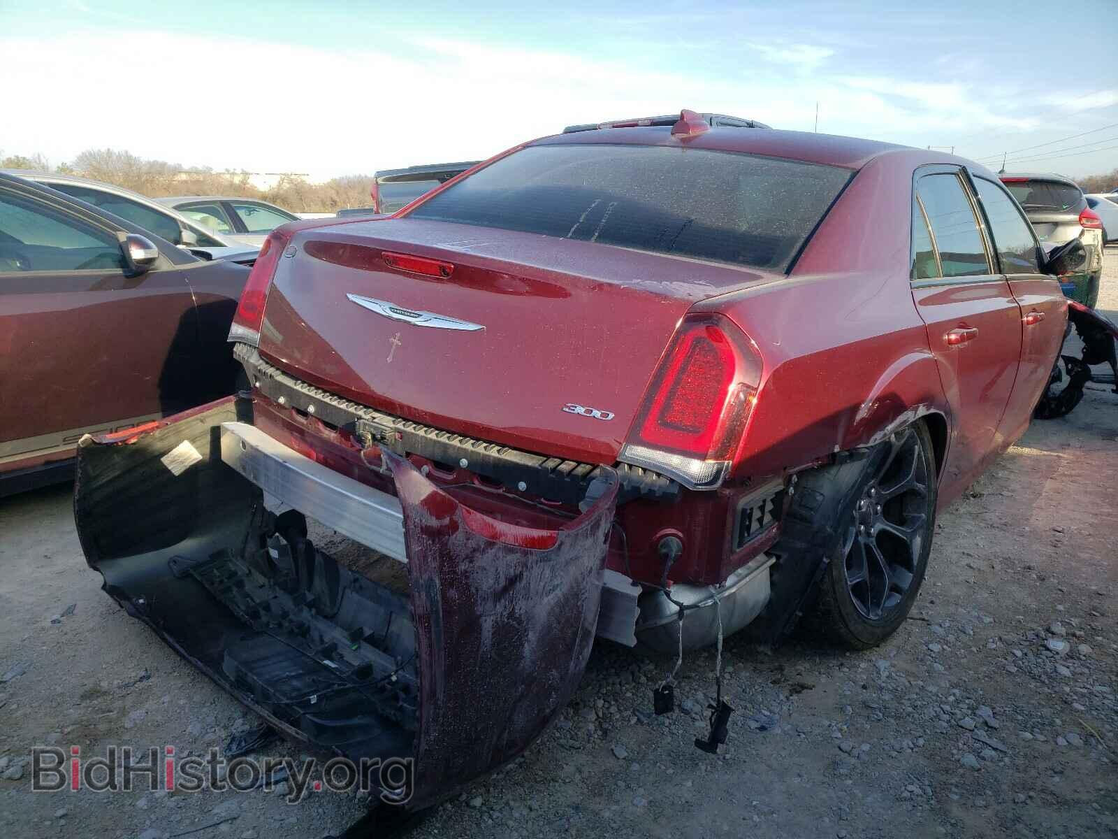 2019 CHRYSLER 300 - VIN: 2C3CCAAG4KH662270 - Фото 4