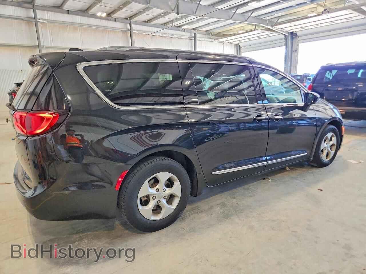 2017 CHRYSLER PACIFICA - VIN: 2C4RC1EG5HR588814 - Фото 3