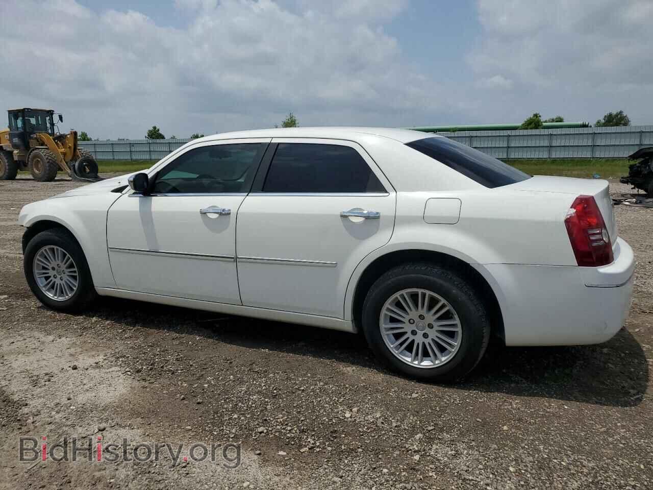 2010 CHRYSLER 300 - VIN: 2C3CA4CD7AH176920 - Фото 2