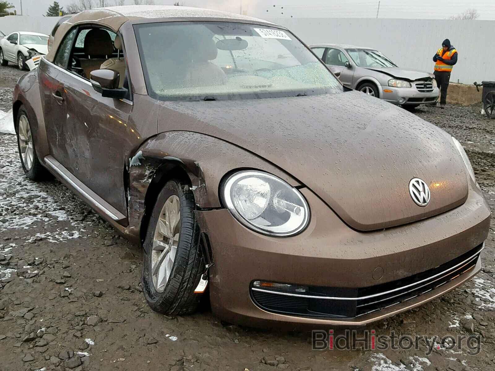 Photo 3VW5L7AT8DM****** - VOLKSWAGEN BEETLE 2013