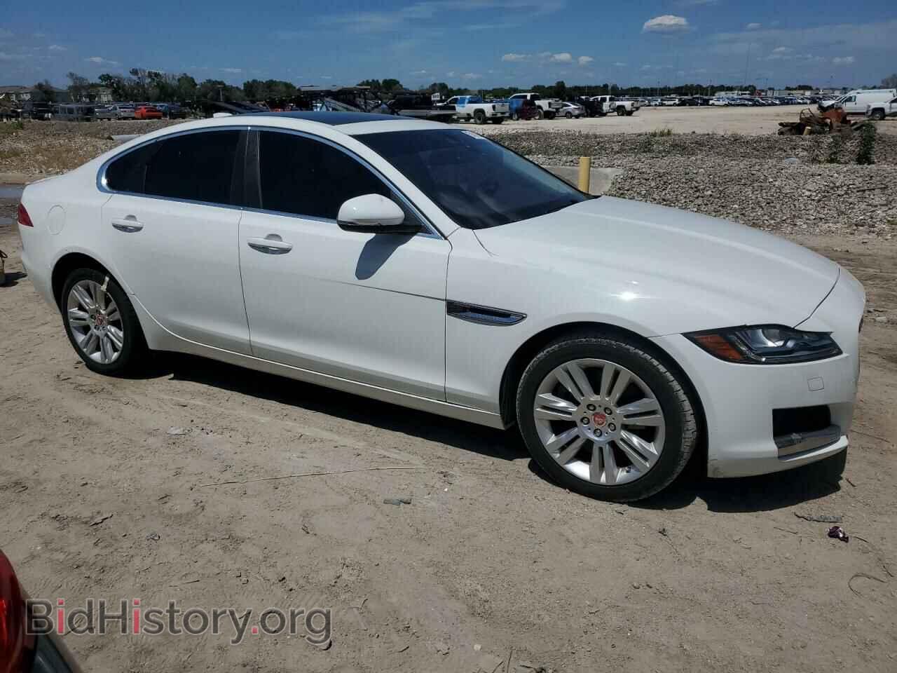 2017 JAGUAR XF - VIN: SAJBD4BVXHCY39095 - Фото 4