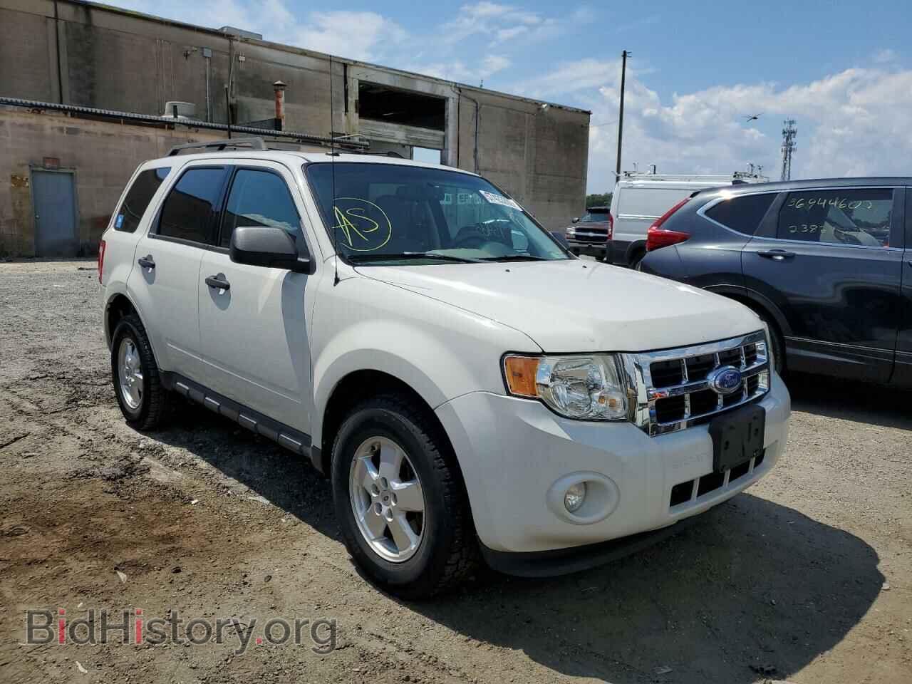 Фотография 1FMCU0DG4BKC16462 - FORD ESCAPE 2011
