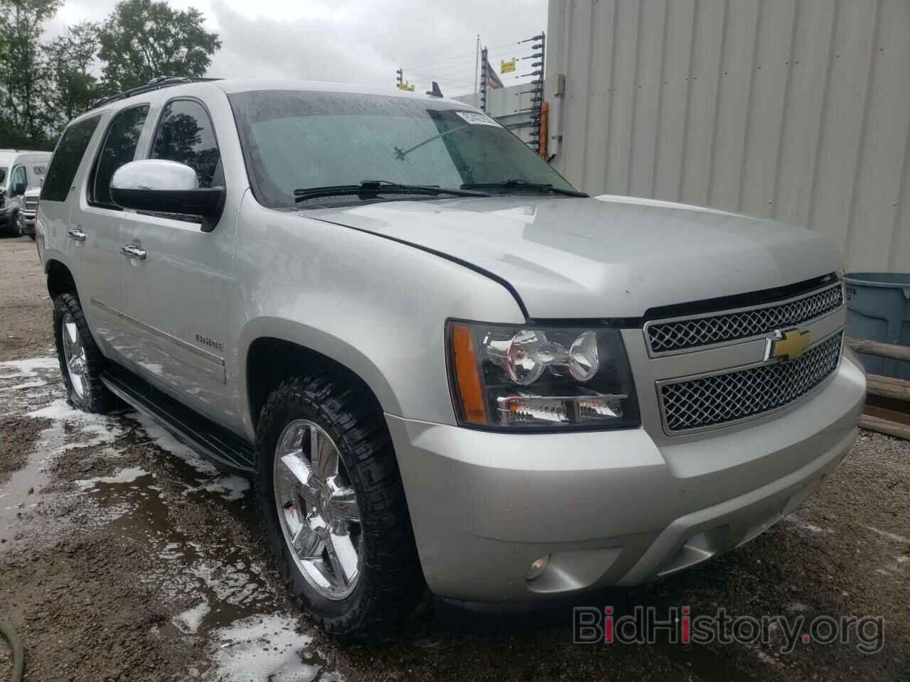 Photo 1GNSKCE07BR123720 - CHEVROLET TAHOE 2011