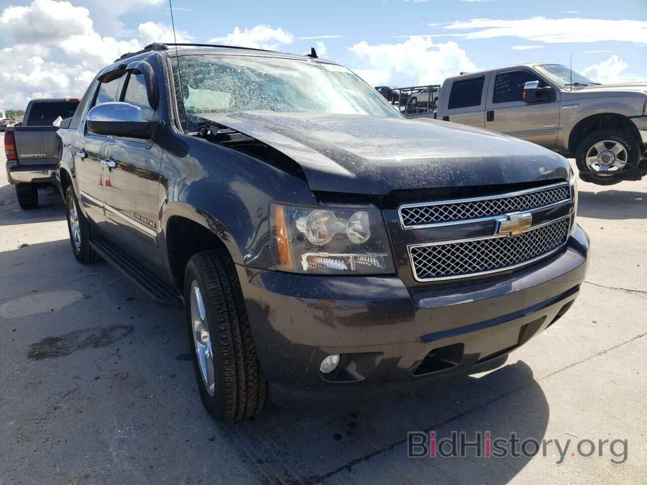 Photo 3GNTKGE34BG126371 - CHEVROLET AVALANCHE 2011