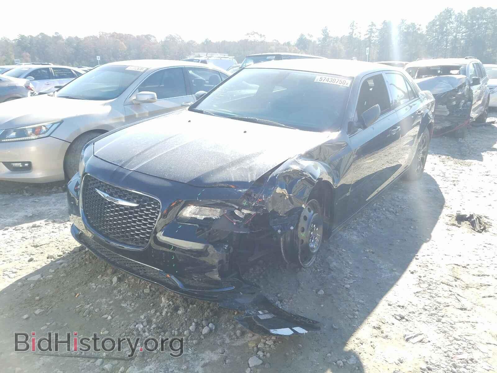 2019 CHRYSLER 300 - VIN: 2C3CCARG0KH556483 - Фото 2