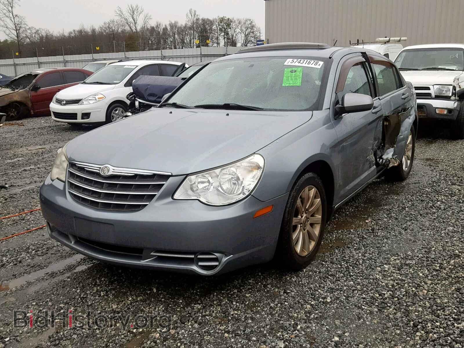 2010 CHRYSLER SEBRING - VIN: 1C3CC5FB4AN197452 - Фото 2