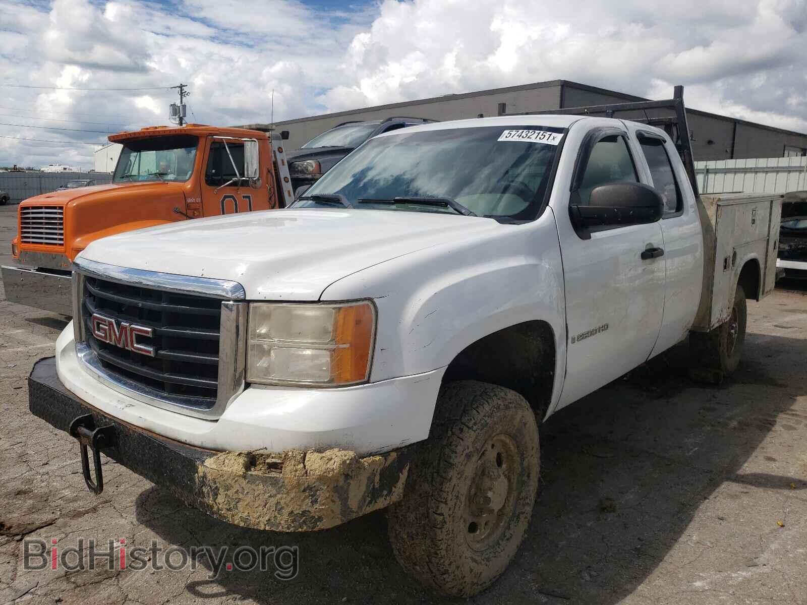 2008 GMC SIERRA - VIN: 1GTHK29K28E199614 - Фото 2