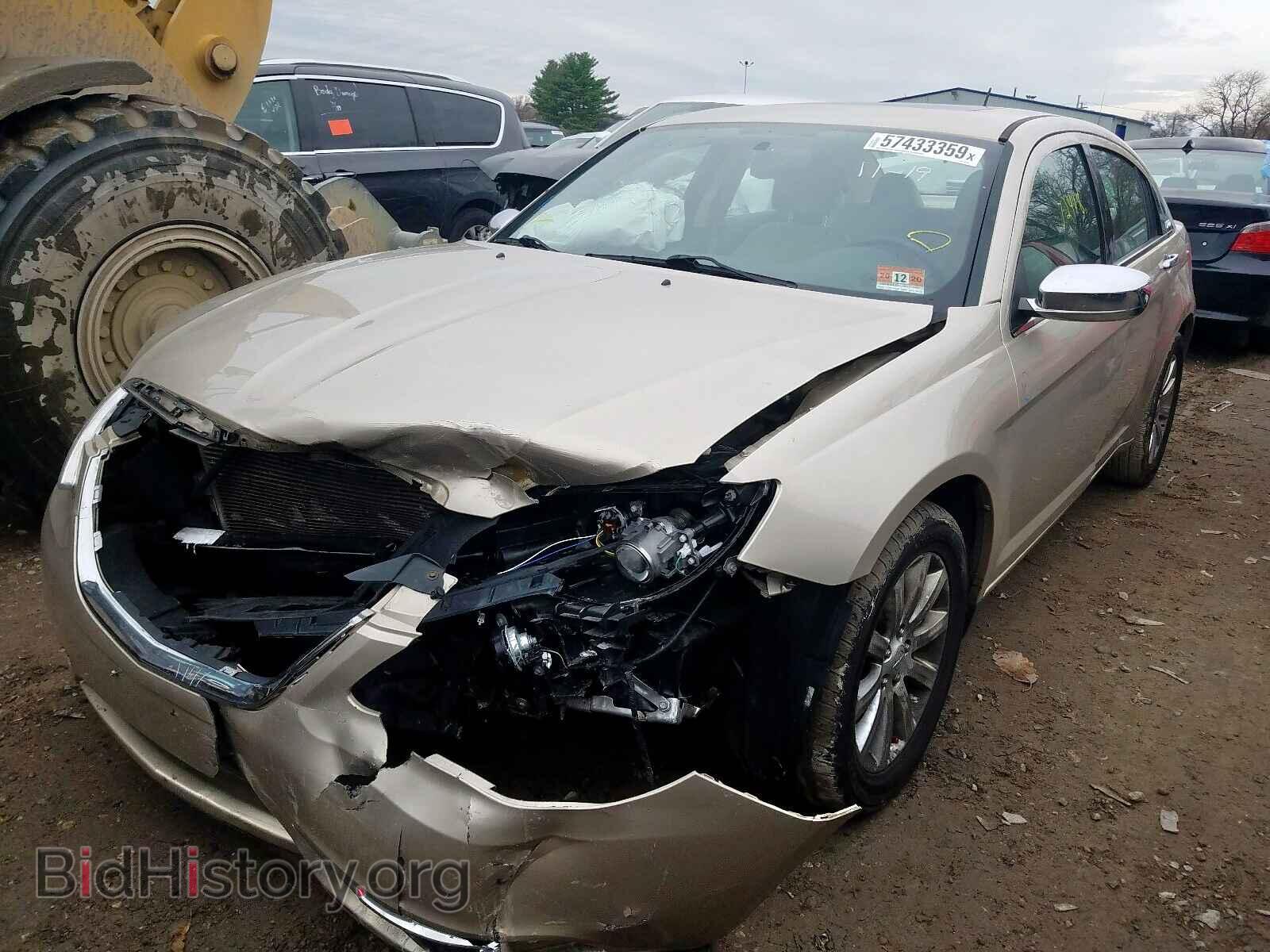 2013 CHRYSLER 200 - VIN: 1C3CCBCGXDN745280 - Фото 2