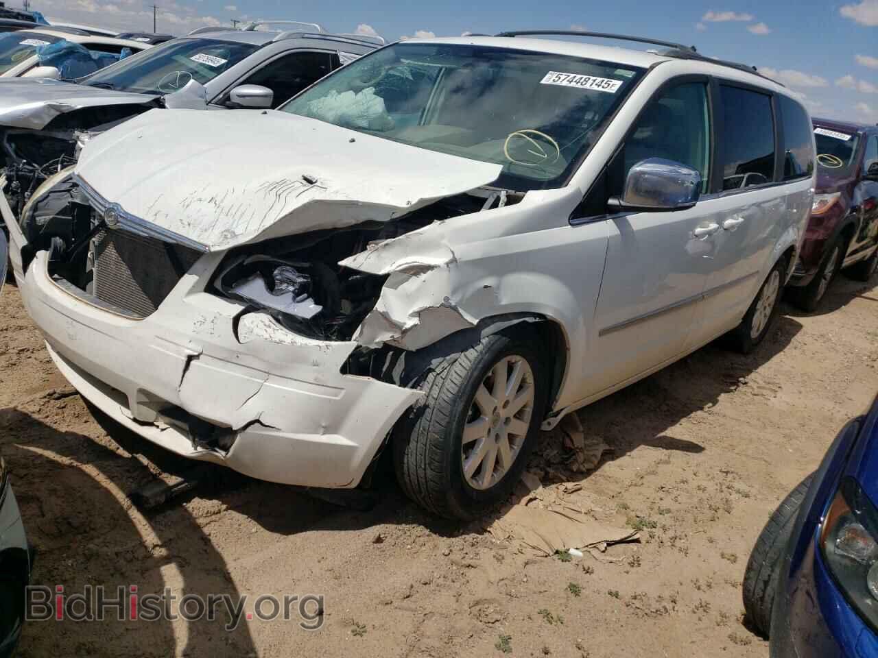 Photo 2A4RR8D12AR441628 - CHRYSLER MINIVAN 2010