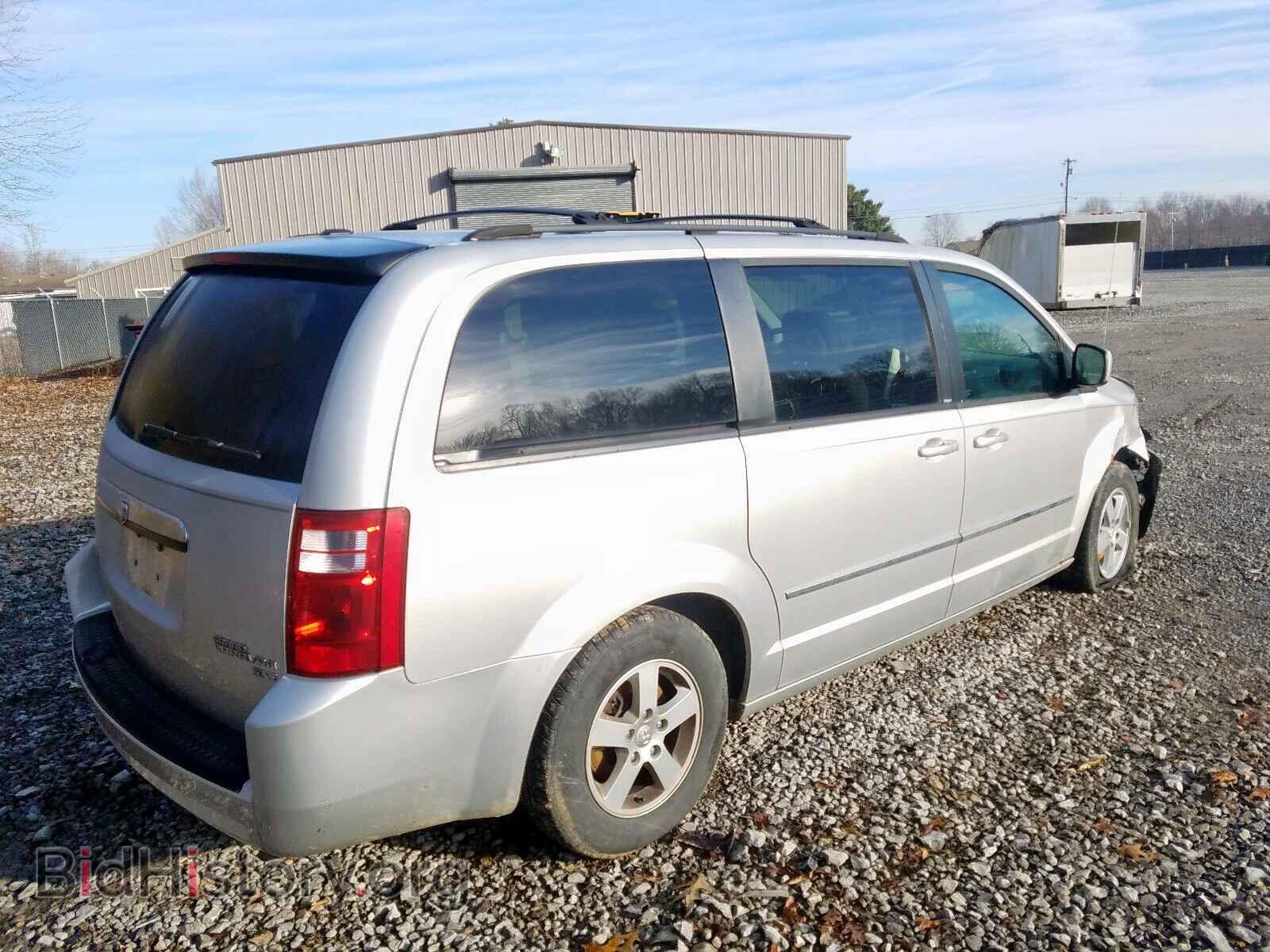 2010 DODGE CARAVAN - VIN: 2D4RN5D11AR281888 - Фото 4
