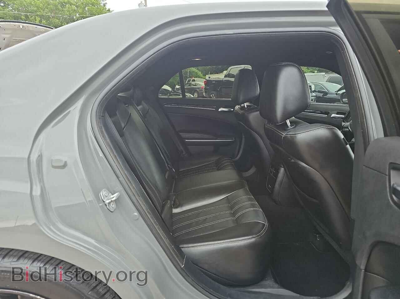 2019 CHRYSLER 300 - VIN: 2C3CCABG4KH559851 - Фото 6