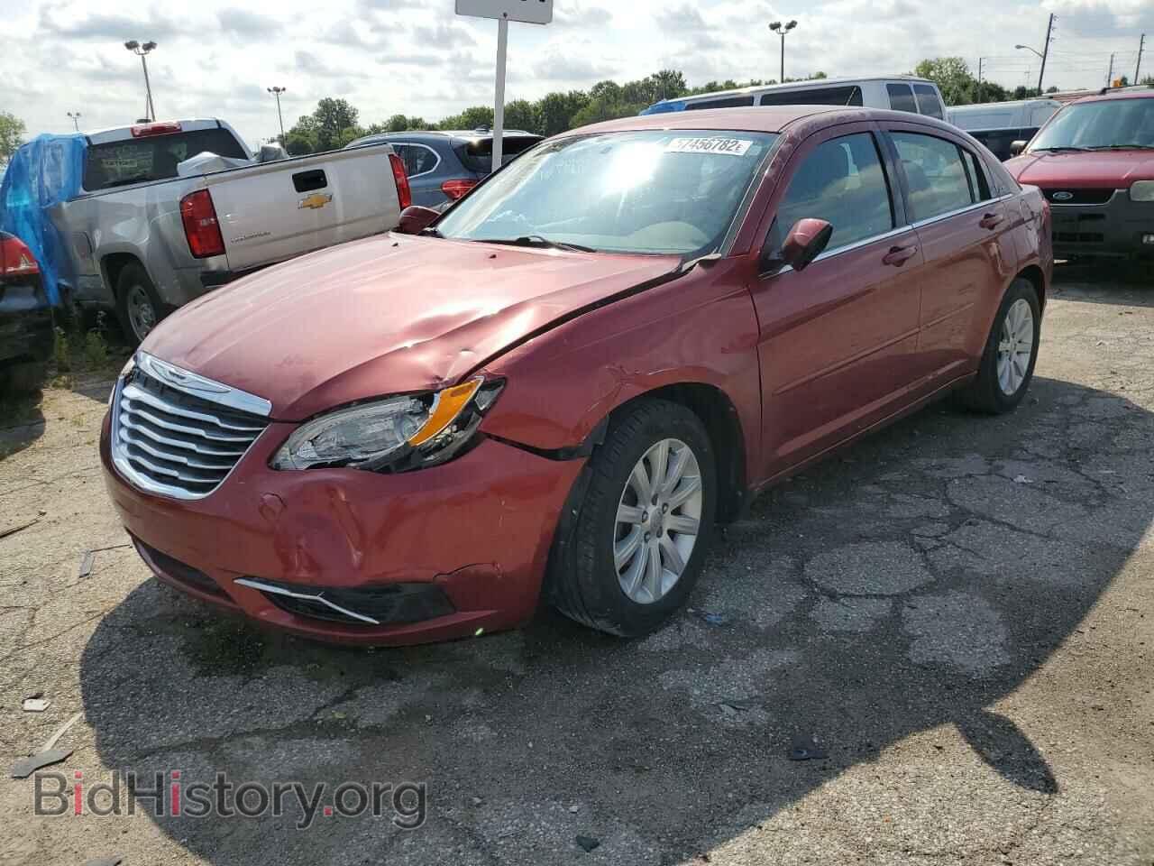 2013 CHRYSLER 200 - VIN: 1C3CCBBB1DN714537 - Фото 2