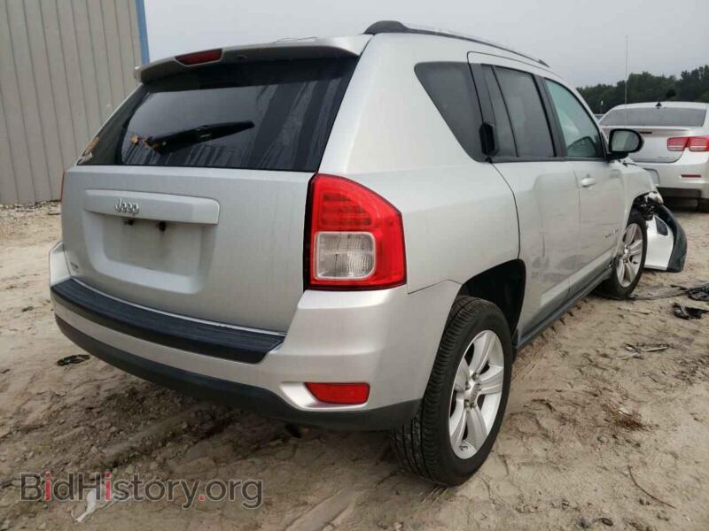 2011 Jeep COMPASS (VIN 1J4NT1FB5BD146766) — фото 4 из 10