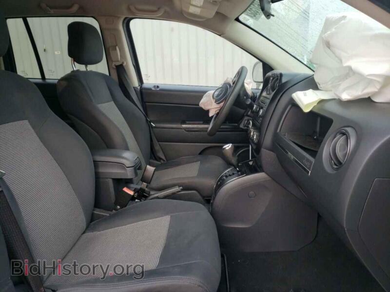 2011 Jeep COMPASS (VIN 1J4NT1FB5BD146766) — фото 5 из 10