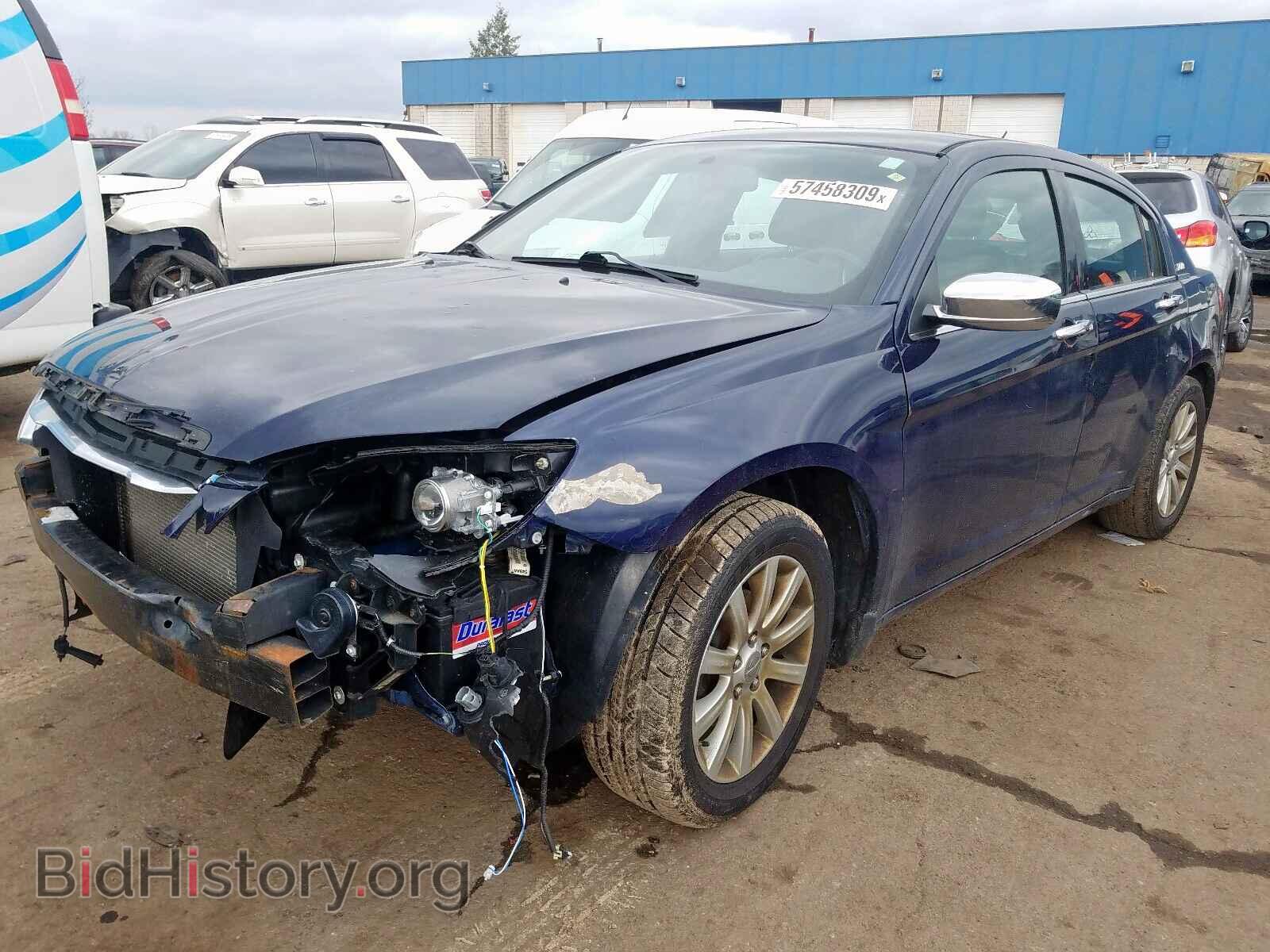 2013 CHRYSLER 200 - VIN: 1C3CCBCG3DN555613 - Фото 2