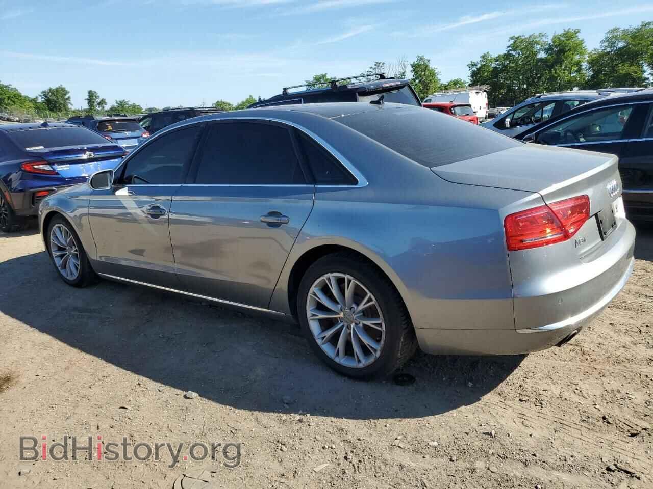 2011 AUDI A8 - VIN: WAURVAFD8BN020749 - Фото 2