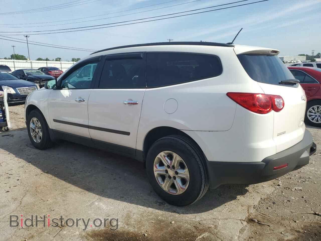 2012 CHEVROLET TRAVERSE - VIN: 1GNKRFED9CJ417121 - Фото 2