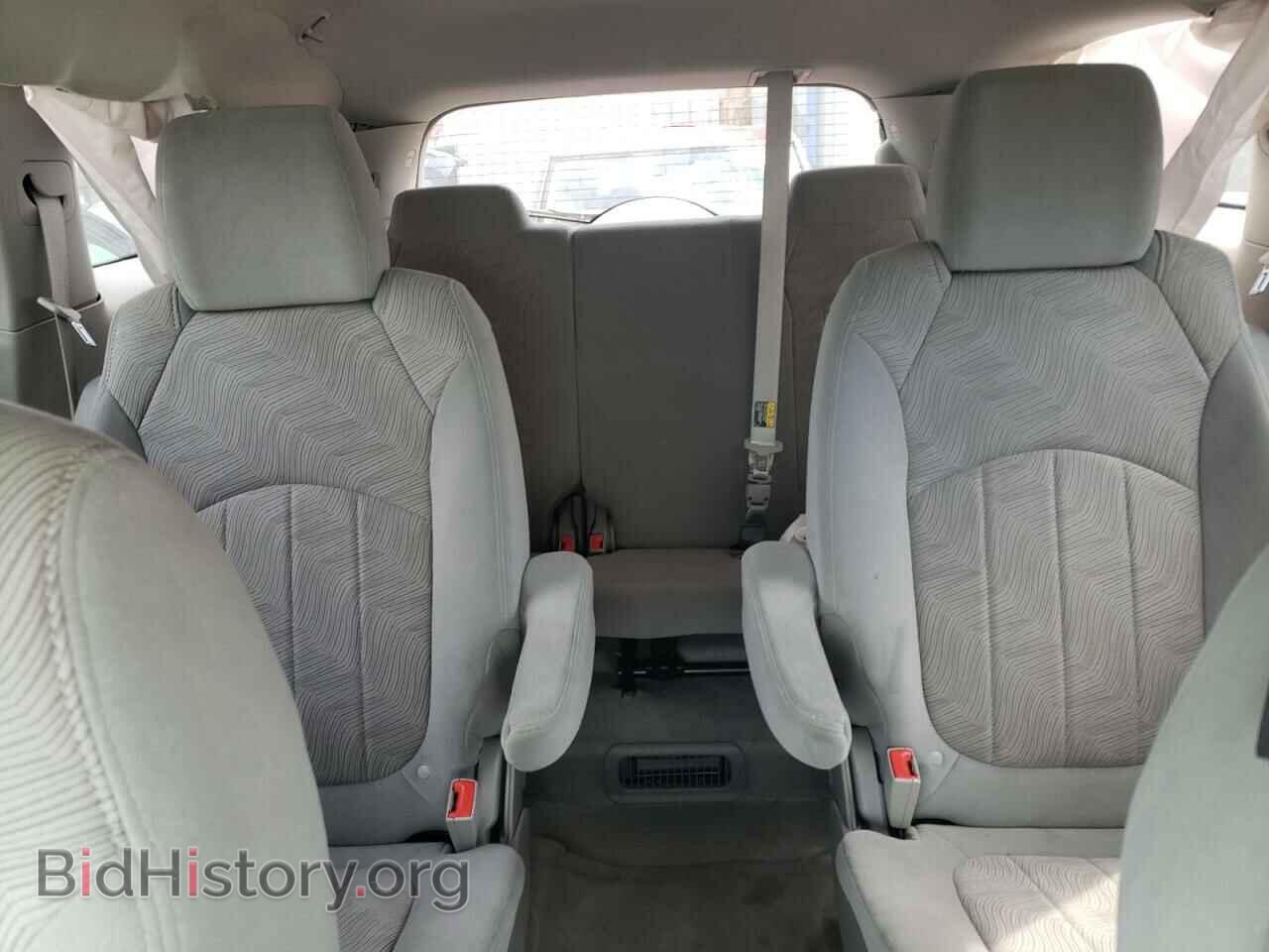 2017 BUICK ENCLAVE - VIN: 5GAKRAKD2HJ166015 - Фото 10