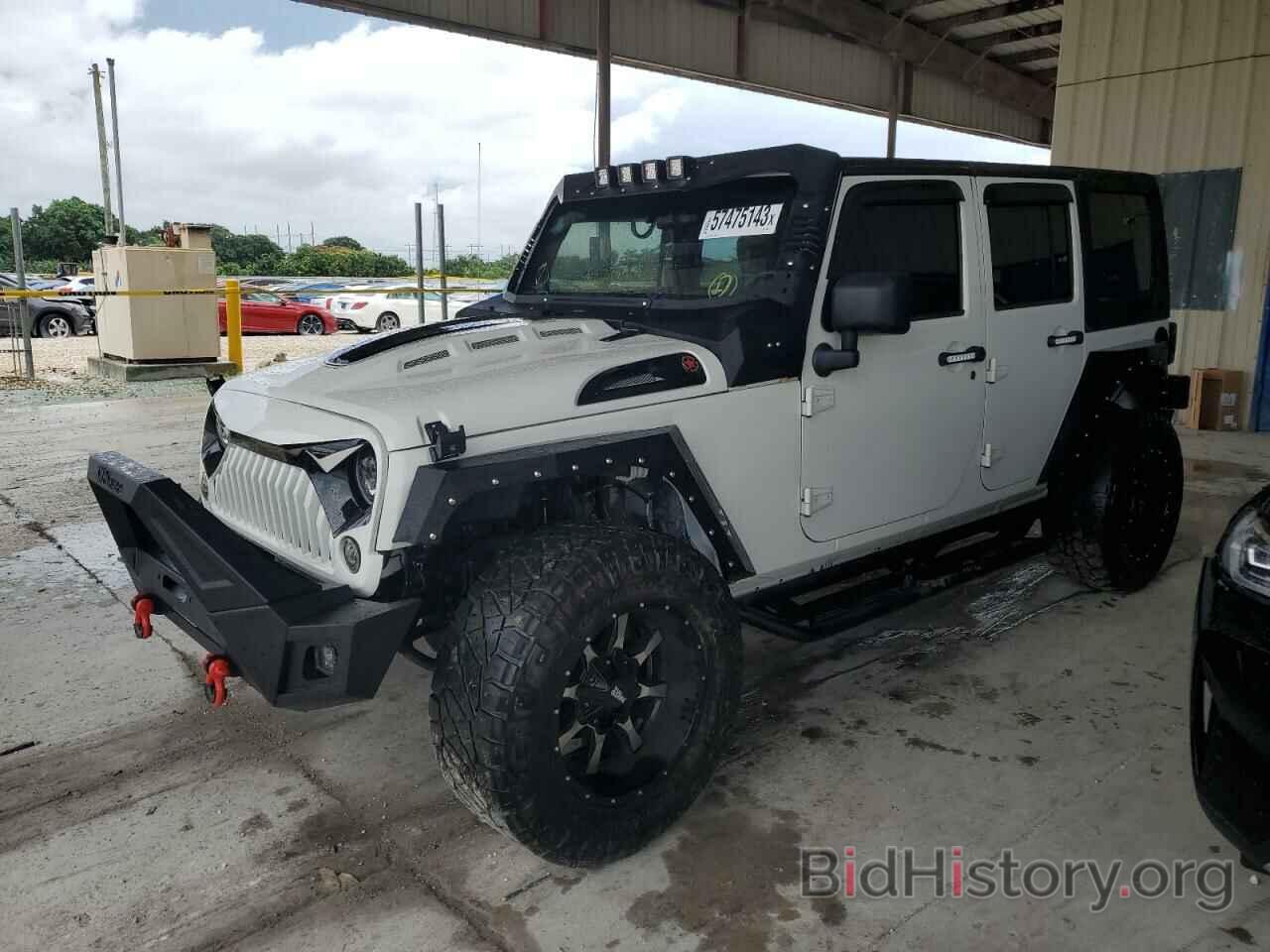 Photo 1J4HA5H10AL180102 - JEEP WRANGLER 2010