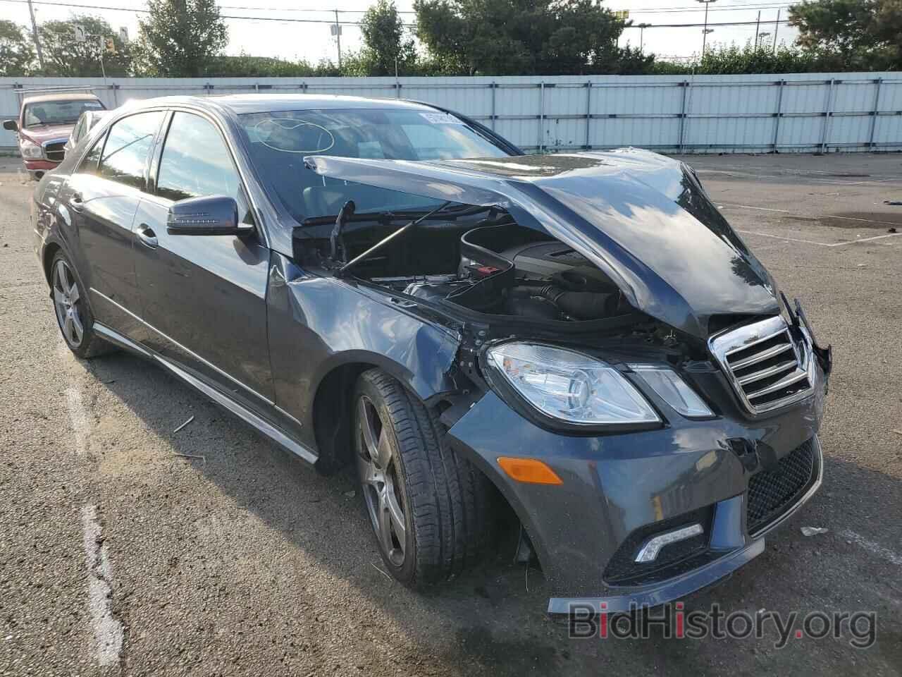 Photo WDDHF8HB4BA475093 - MERCEDES-BENZ E-CLASS 2011