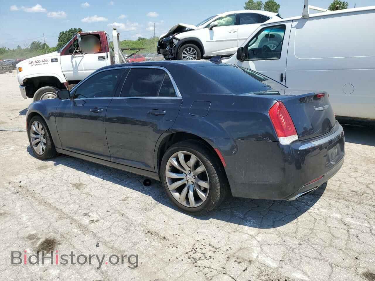 2016 CHRYSLER 300 - VIN: 2C3CCAAG2GH358295 - Фото 2