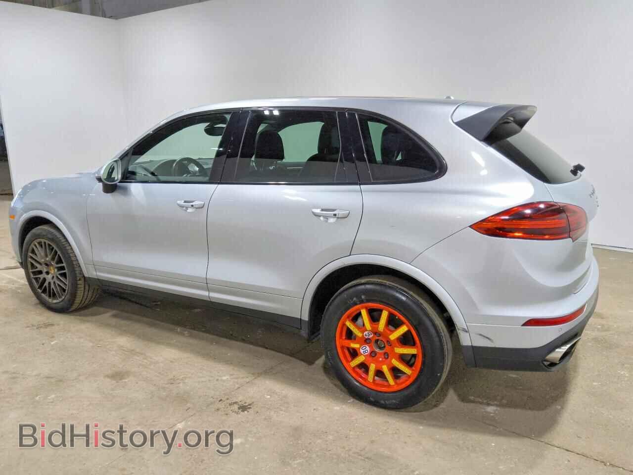 2017 PORSCHE CAYENNE - VIN: WP1AA2A23HKA86464 - Photo 2
