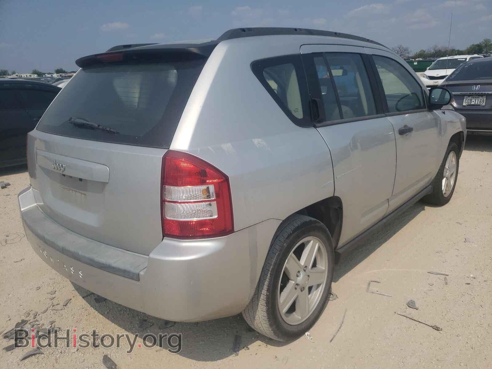 2007 JEEP COMPASS - VIN: 1J8FT47037D386195 - Photo 4