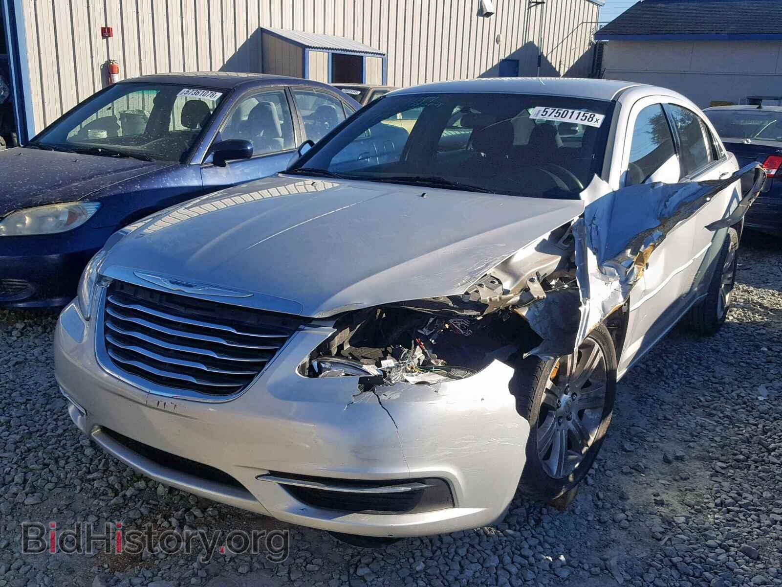 2012 CHRYSLER 200 - VIN: 1C3CCBAB2CN244812 - Фото 2